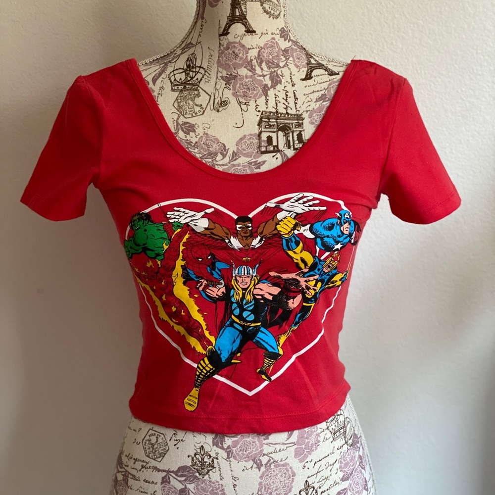 Marvel comics red crop top superheroes